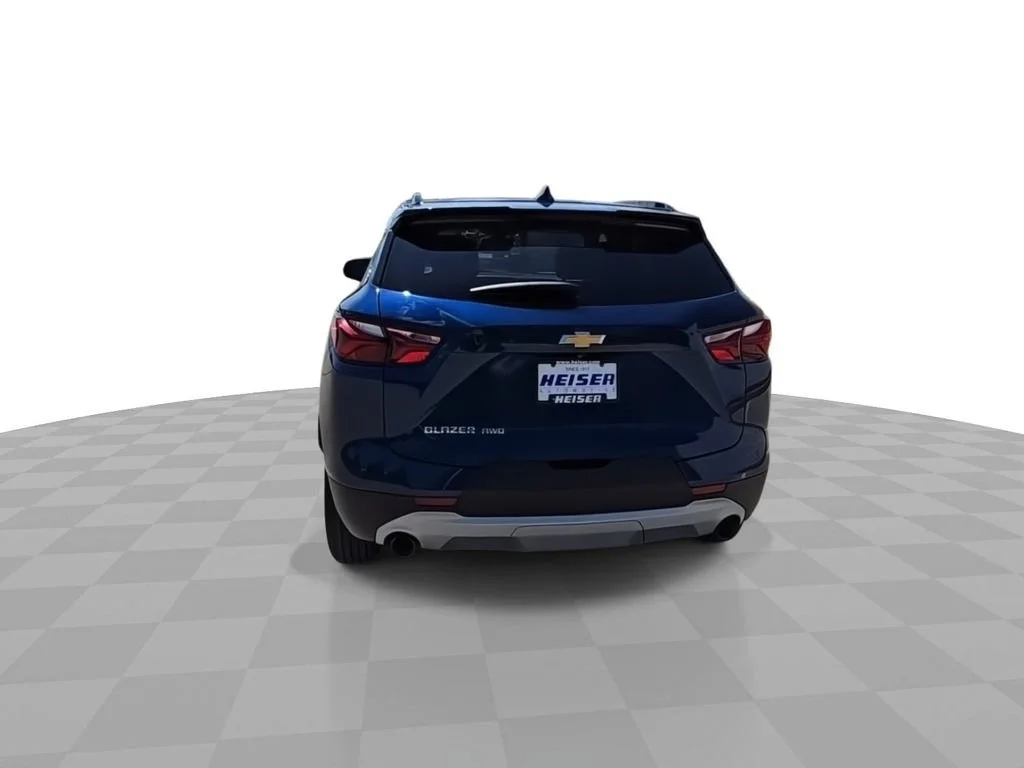 Used 2022 BLUE GLOW METALLIC Chevrolet LT image 7