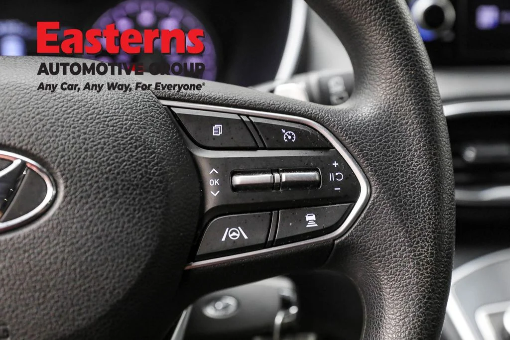 Used 2022 Blue Hyundai SE image 16