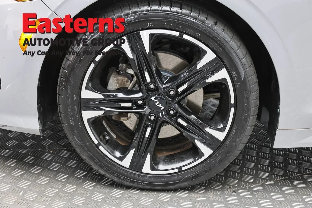 Used 2022 Gray Kia GT-Line image 33
