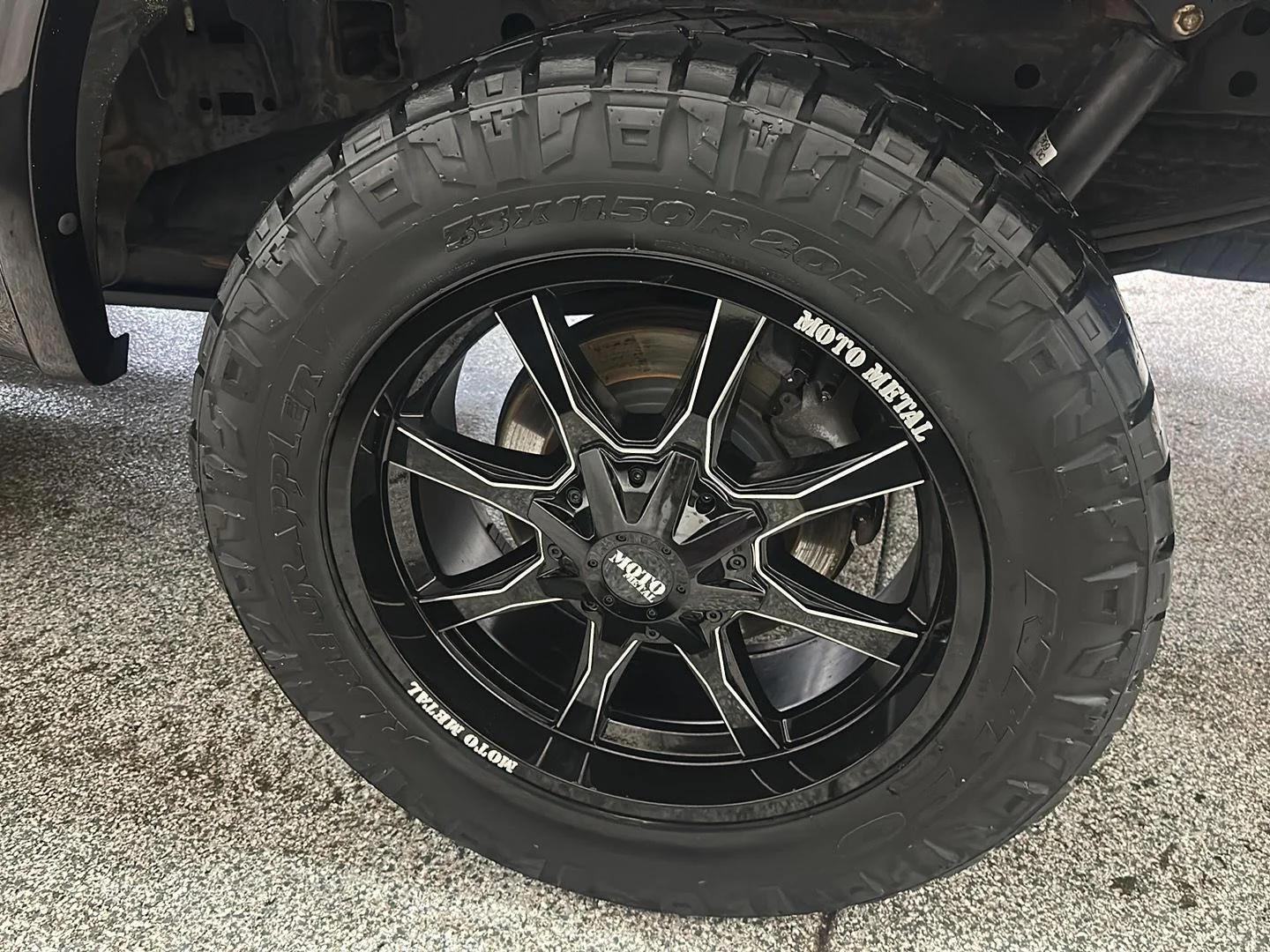 Used 2019 Agate Black Metallic Ford LARIAT image 11