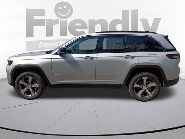 New 2026 Silver Zynith Exterior Paint Jeep Limited image 8