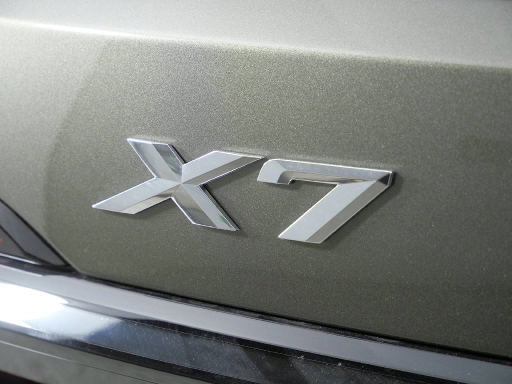 New 2027 Manhattan Green Metallic BMW xDrive40i image 13