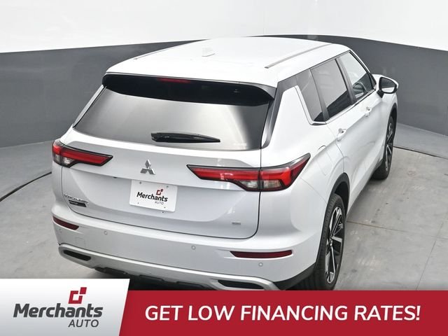 Used 2024 White Mitsubishi SE image 29