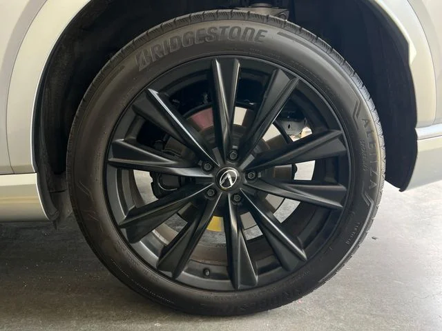 Used 2023 Iridium Lexus 500h F SPORT Performance image 10