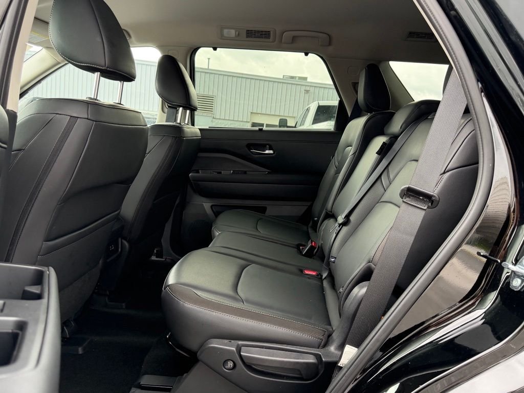 Certified Used 2025 Black Nissan SL image 15