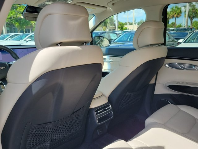 2026 GENESIS GV70 Standard - Photo 9