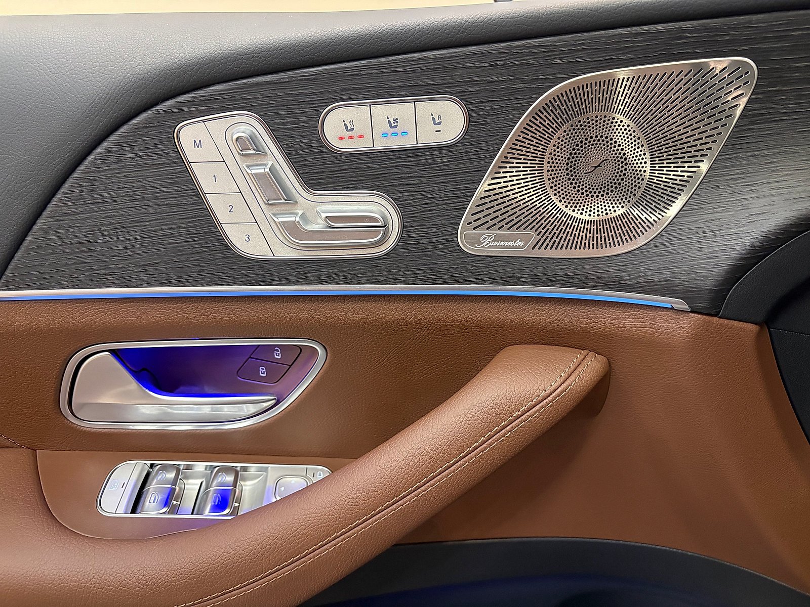 New 2026 Obsidian Black Metallic Mercedes-Benz 4MATIC® image 47