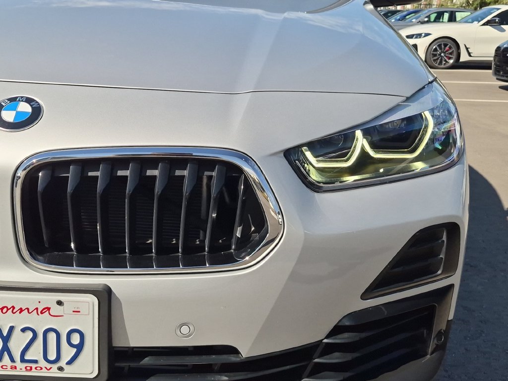 Used 2022 Silver BMW sDrive28i image 23