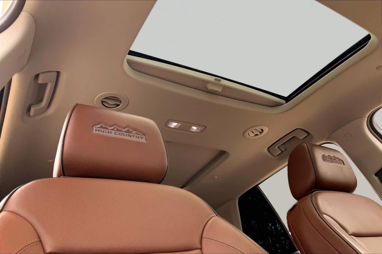 Used 2021 Iridescent Pearl Tricoat Chevrolet High Country image 14