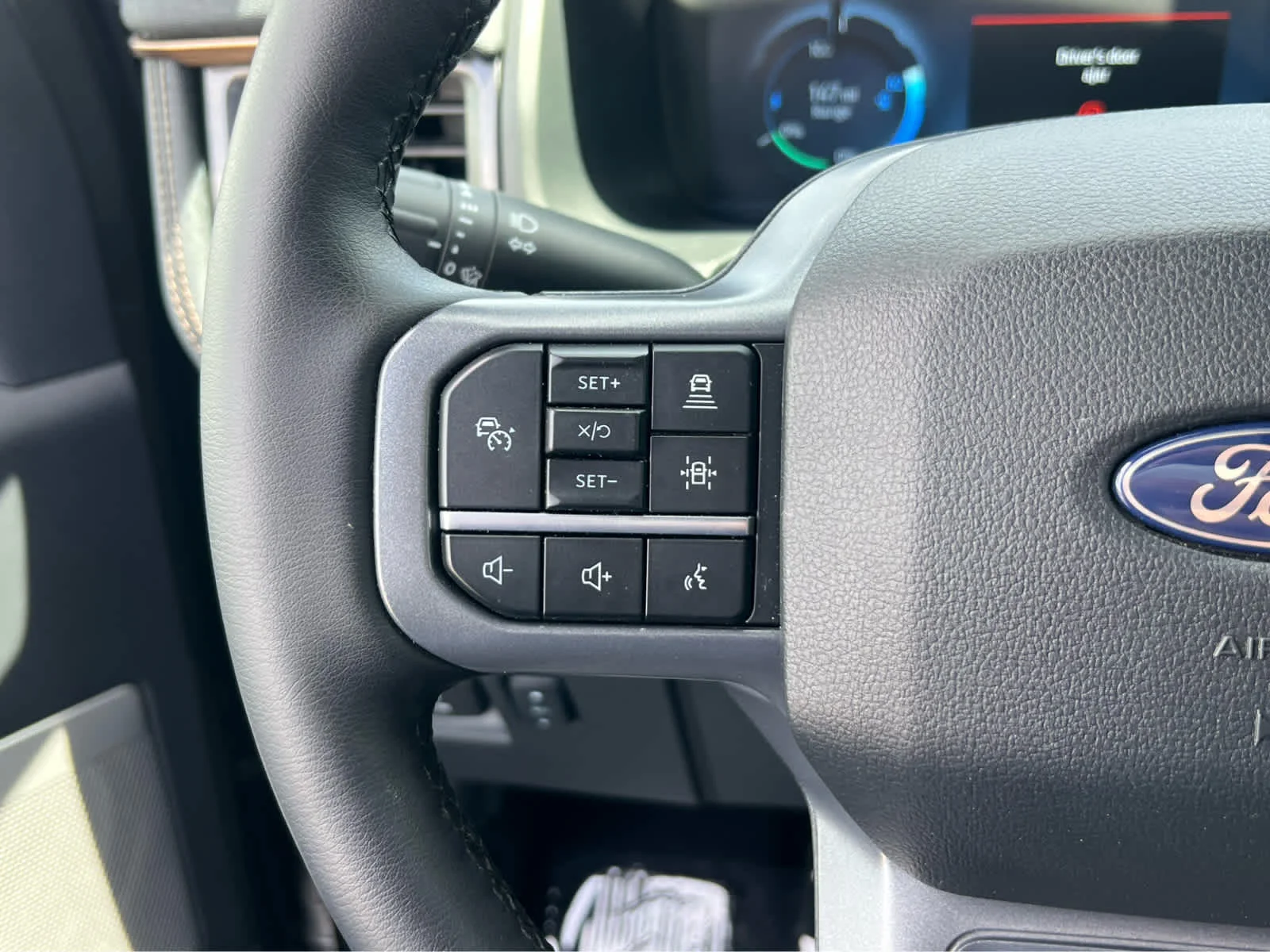 Used 2025 Light Blue Clearcoat Metallic Ford LARIAT image 34
