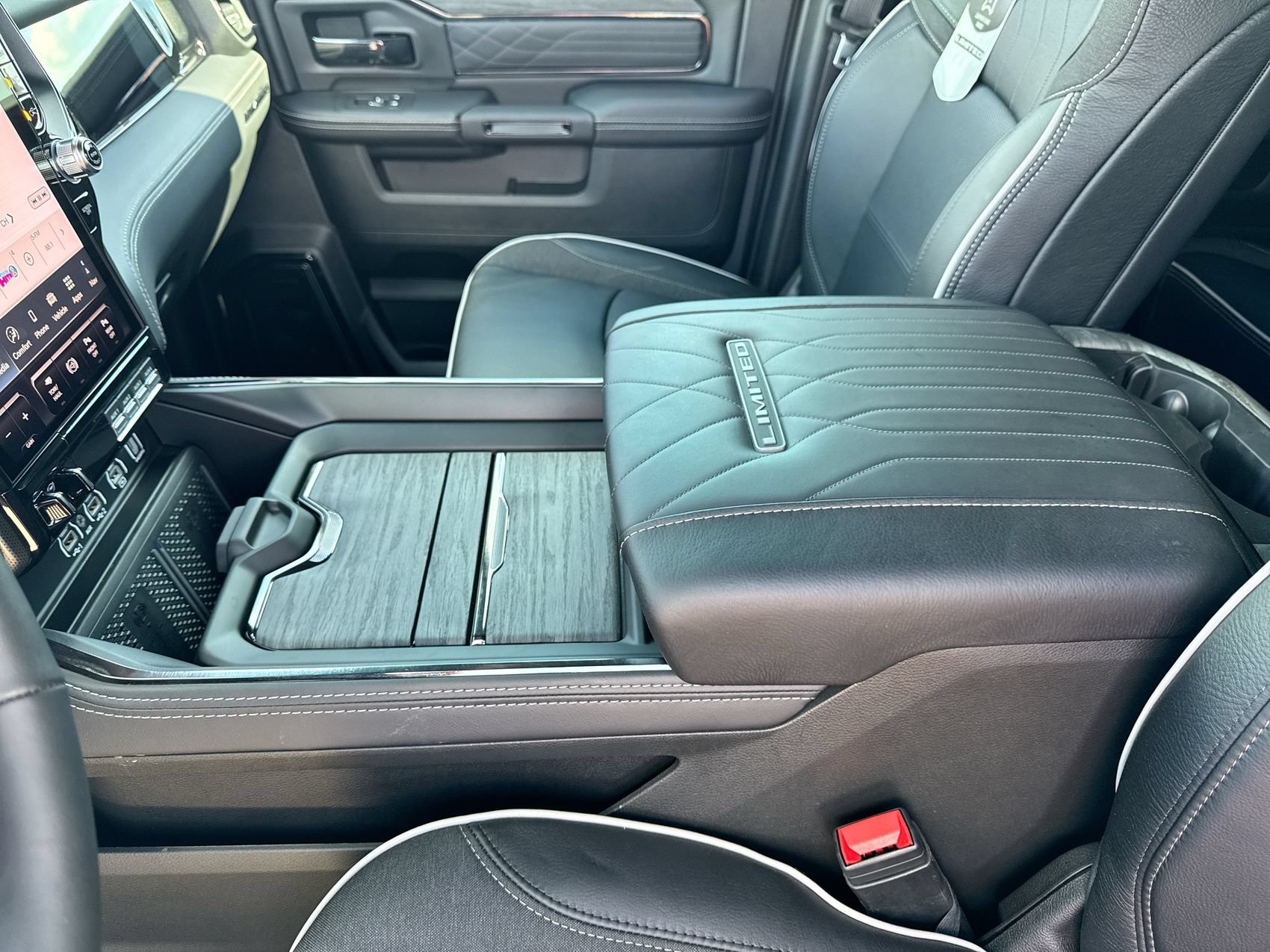 New 2026 Ceramic Gray Clearcoat Ram Limited image 22
