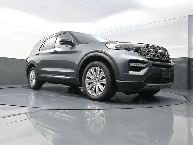 Used 2023 Gray Ford Limited image 31