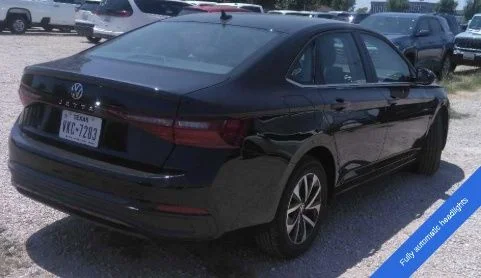 Used 2025 Deep Black Pearl Effect Volkswagen 1.5T S image 8