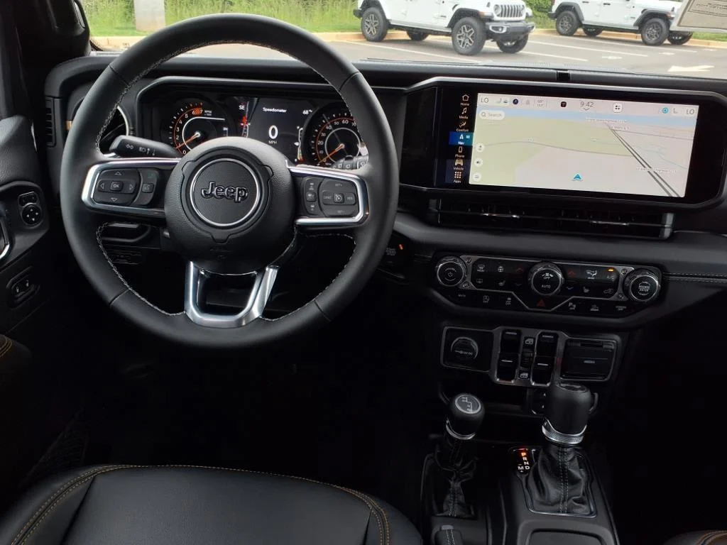 2025 Jeep Wrangler 4-Door Sahara - Photo 24