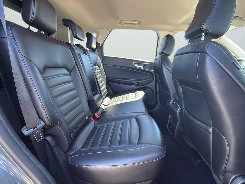 Used 2024 Gray Ford SEL image 10