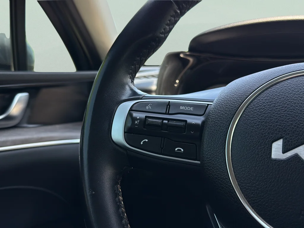 2023 Kia K5 EX - Photo 9