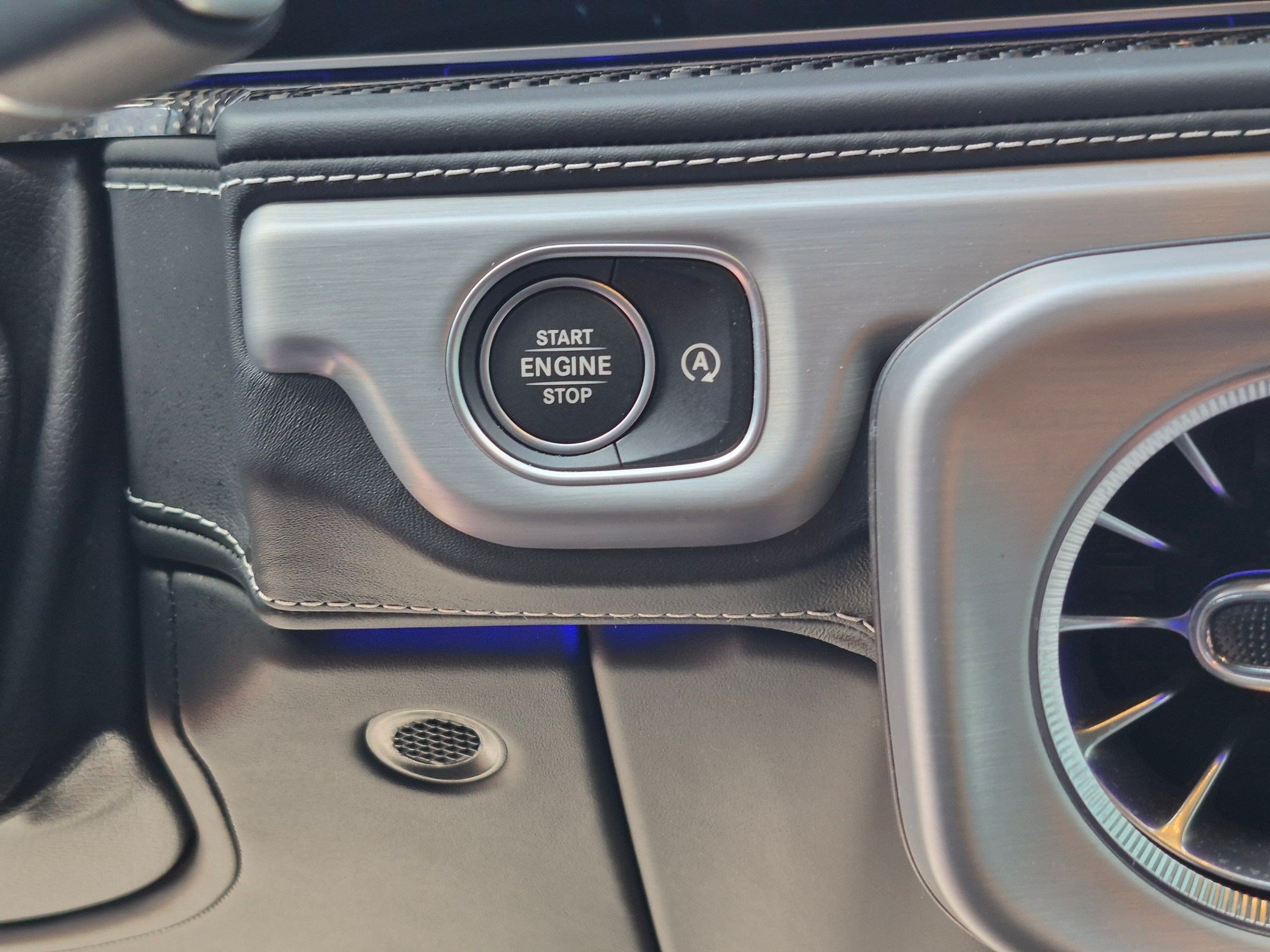 Used 2025 Brilliant Blue Metallic Mercedes-Benz AMG® G 63 image 18