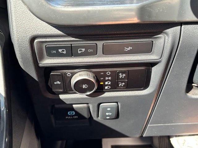 Used 2023 Black Ford LARIAT image 31