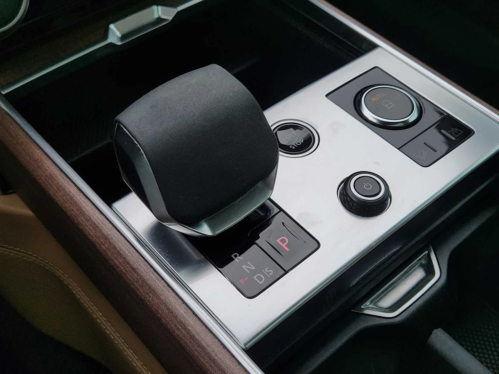 Used 2023 Portofino Blue Metallic Land Rover Autobiography image 18
