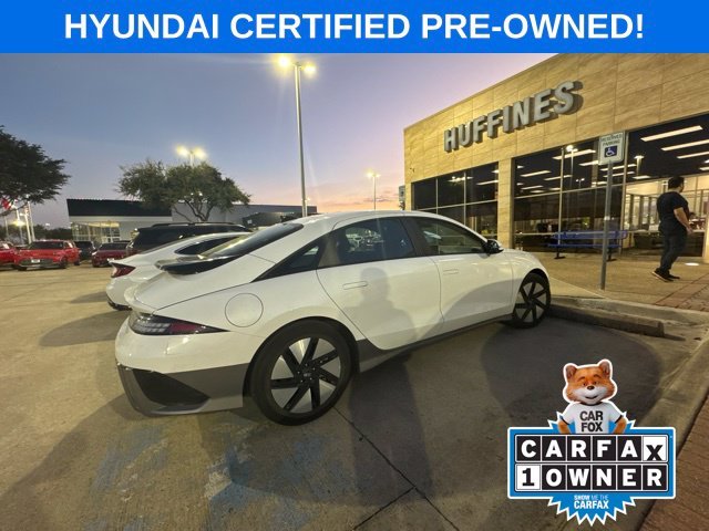 Certified Used 2024 White Hyundai SE image 1