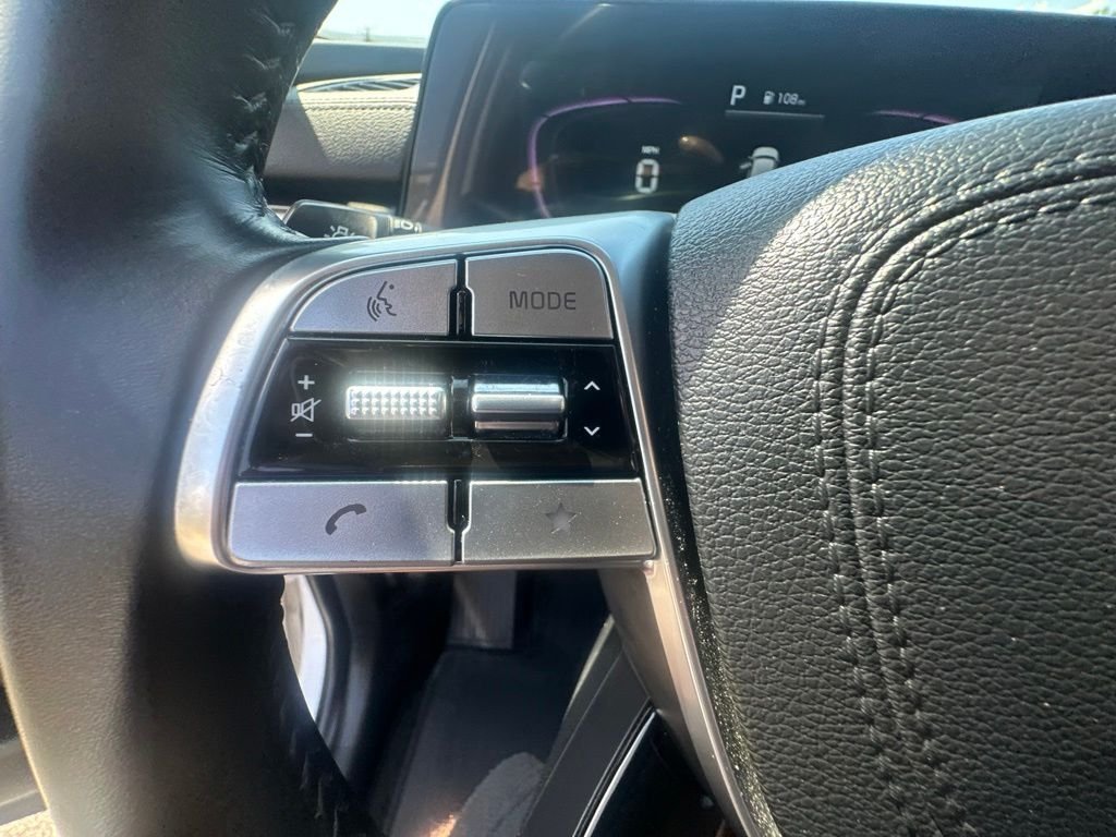 Certified Used 2024 White Kia LX image 14