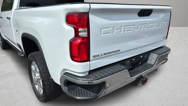 Used 2022 Summit White Chevrolet LTZ image 38
