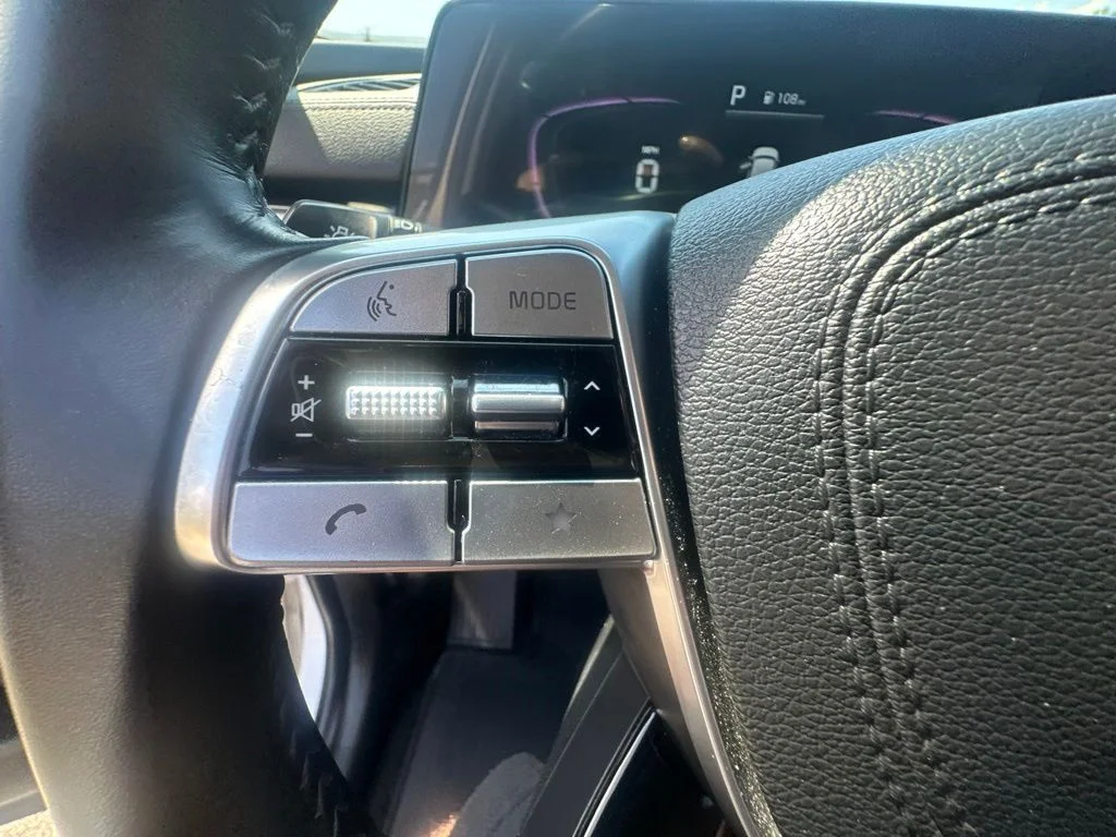 Used 2024 White Kia LX image 14