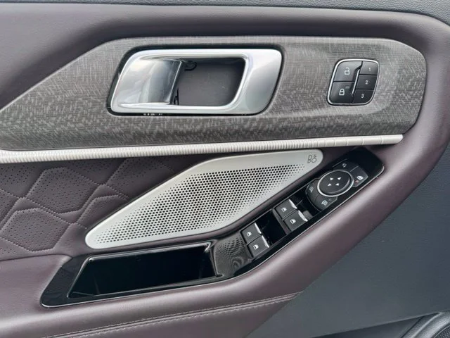 Used 2025 White Ford Platinum image 21