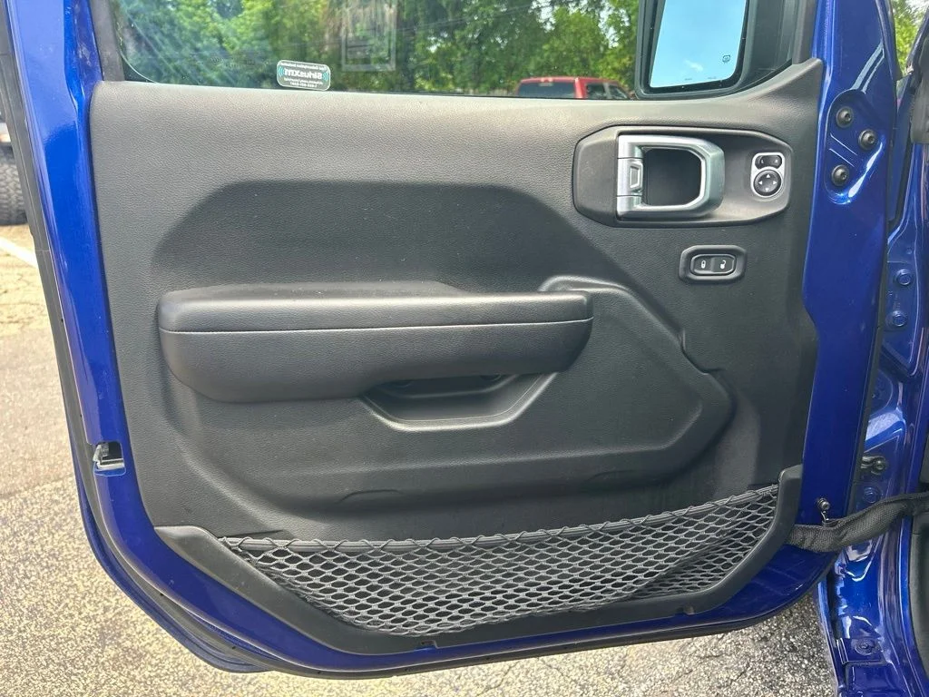 Used 2019 Blue Jeep Unlimited Sport S image 32