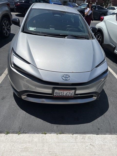 2023 Toyota Prius Prime SE's photo