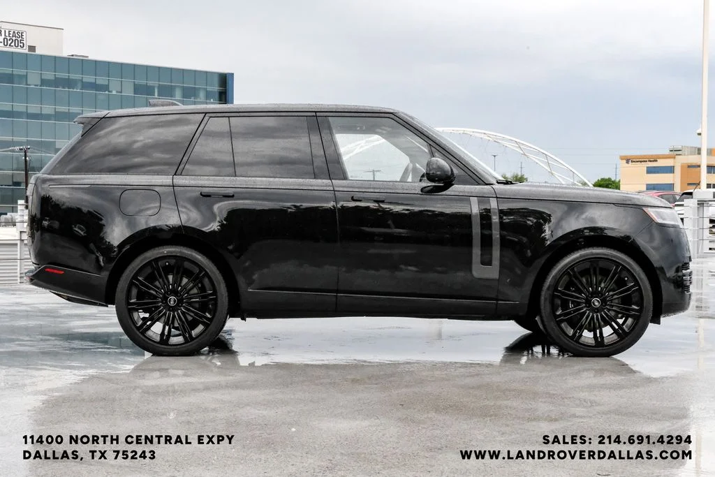 Certified Used 2025 Black Land Rover SE image 7