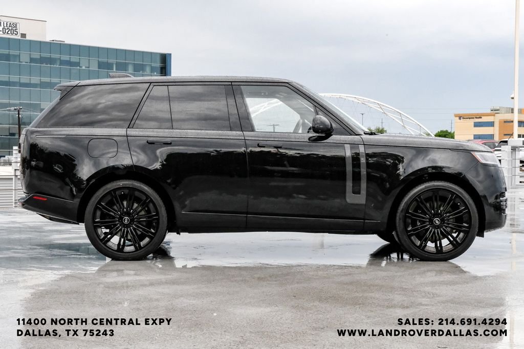 Used 2025 Black Land Rover SE image 7