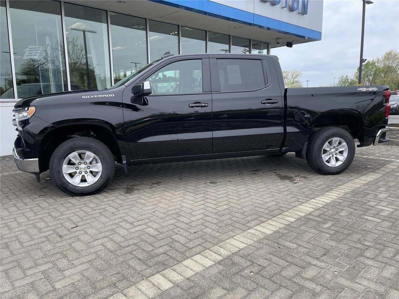 Used 2025 Black Chevrolet LT image 2