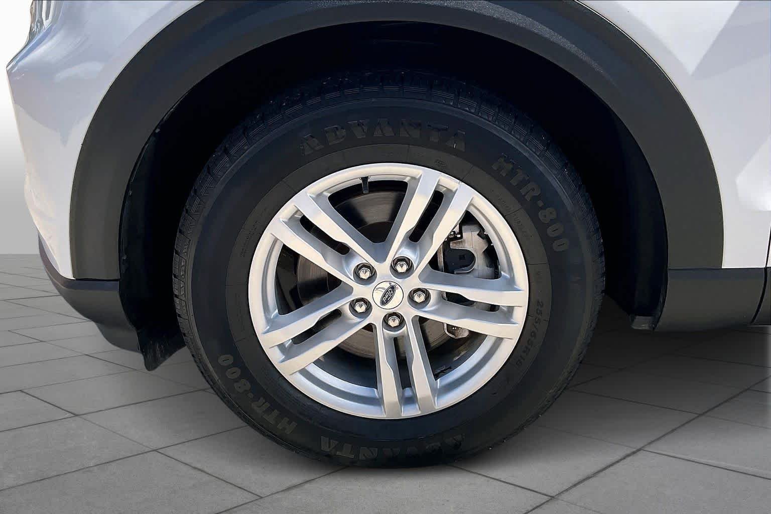 Used 2022 Oxford White Ford XLT image 19