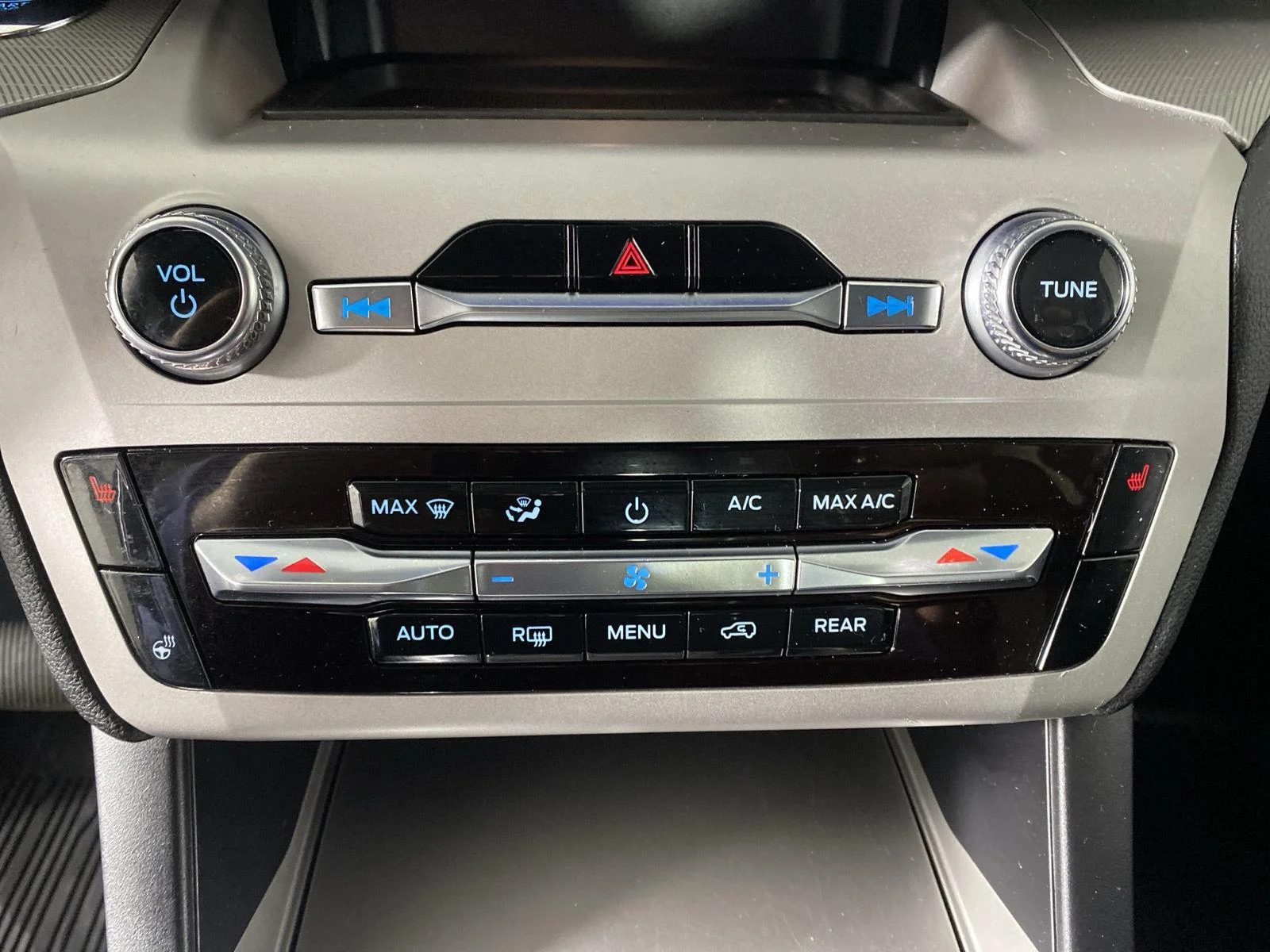 Used 2024 Agate Black Ford XLT image 18