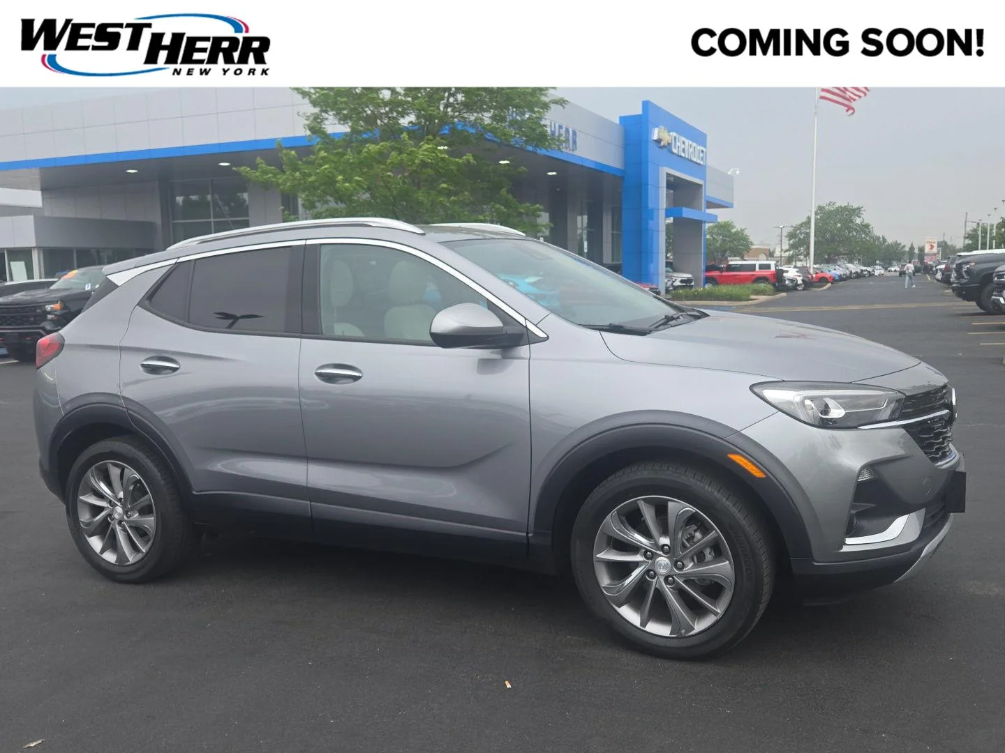 Used 2023  Buick  image 1