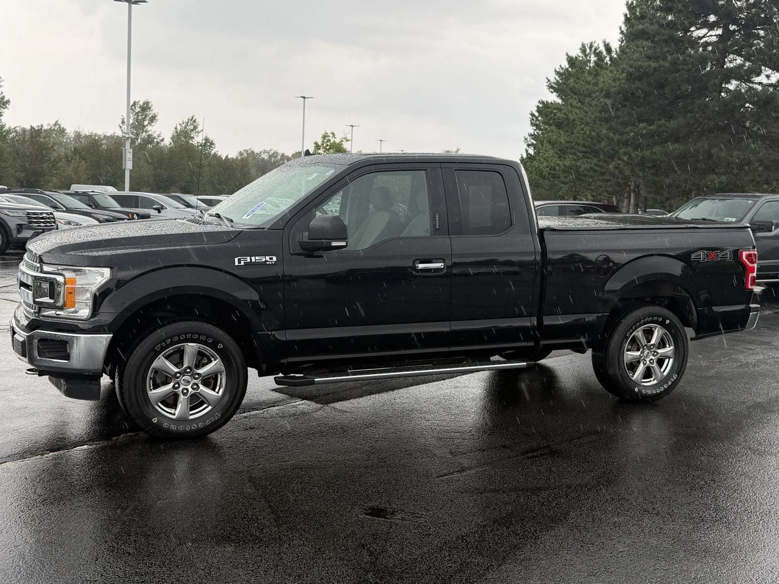Used 2018 Shadow Black Ford XLT image 6