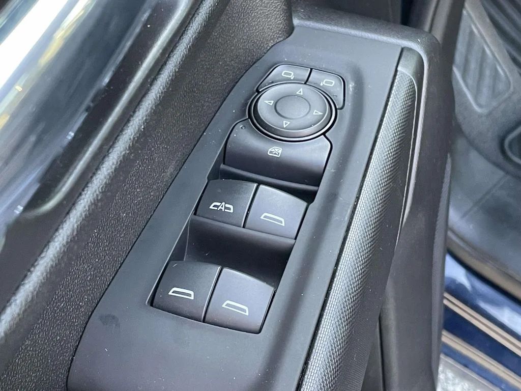 Used 2022 Northsky Blue Metallic Chevrolet Custom image 6