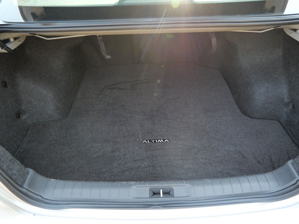 Certified Used 2017 Silver Nissan 2.5 SV image 9