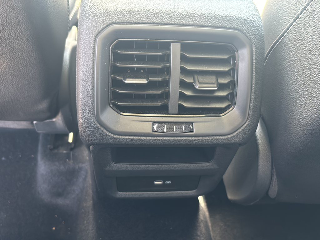 Certified Used 2025 Black Volkswagen 1.5T SEL image 17
