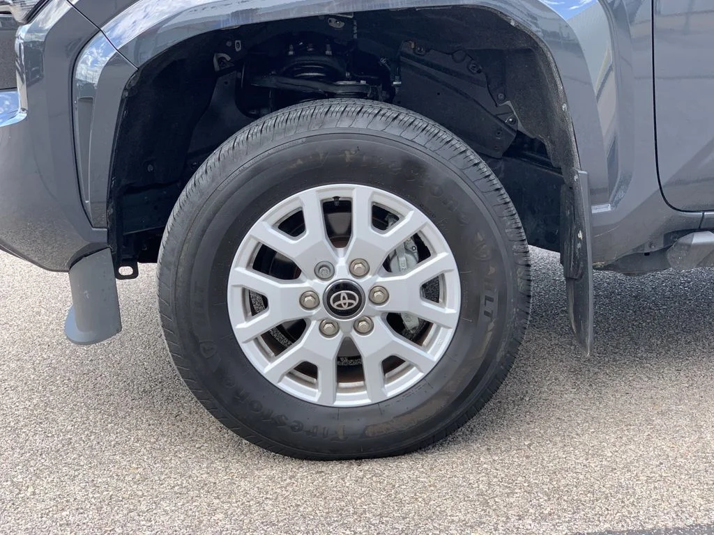 Used 2024  Toyota SR image 31