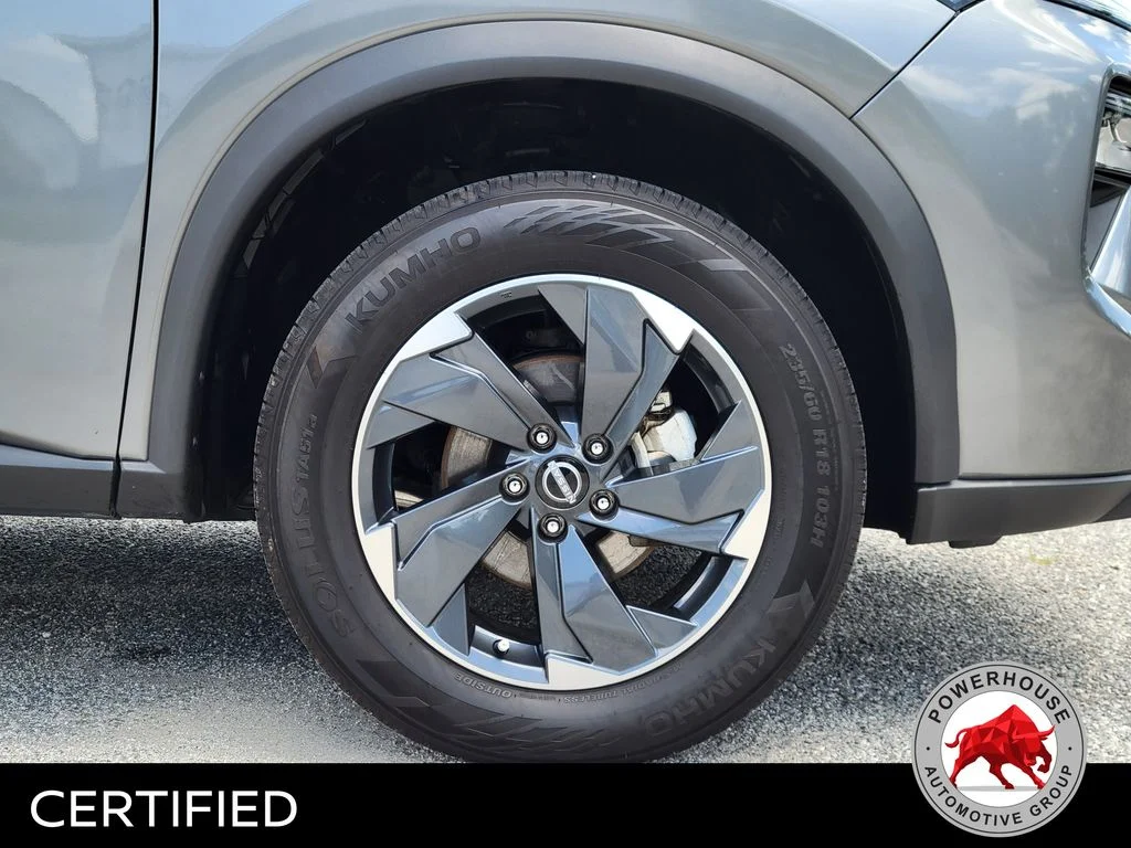 Used 2024 Gray Nissan SV image 11