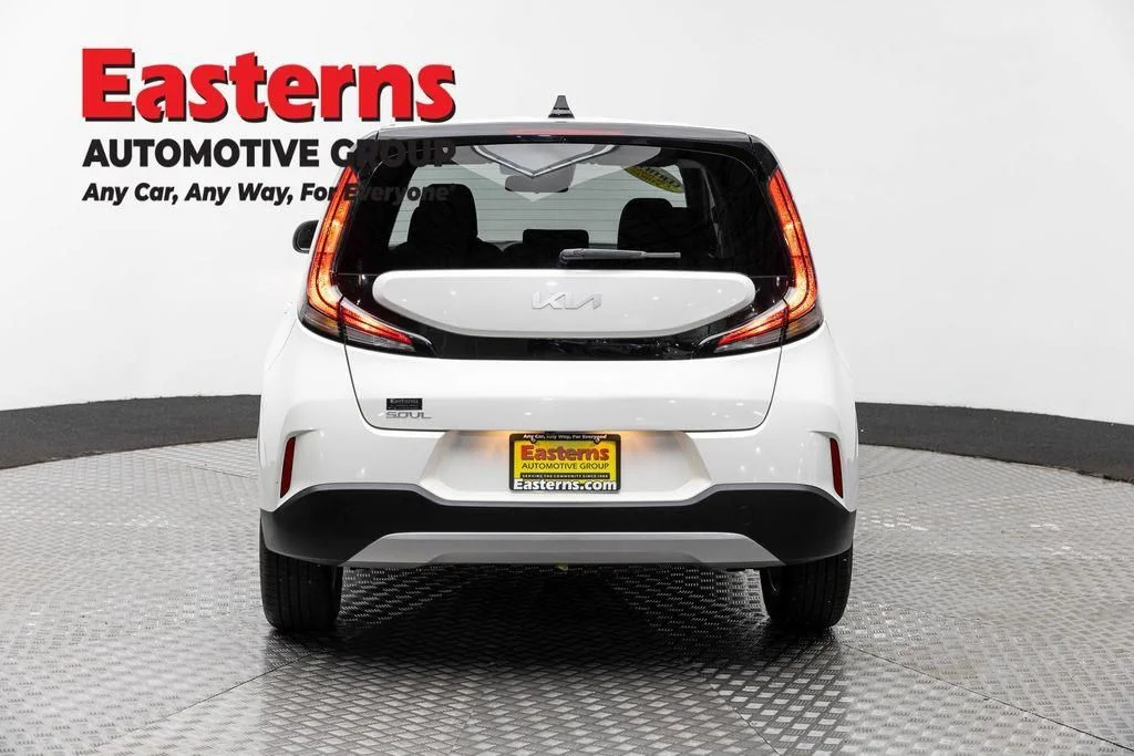 Used 2023 White Kia LX image 8