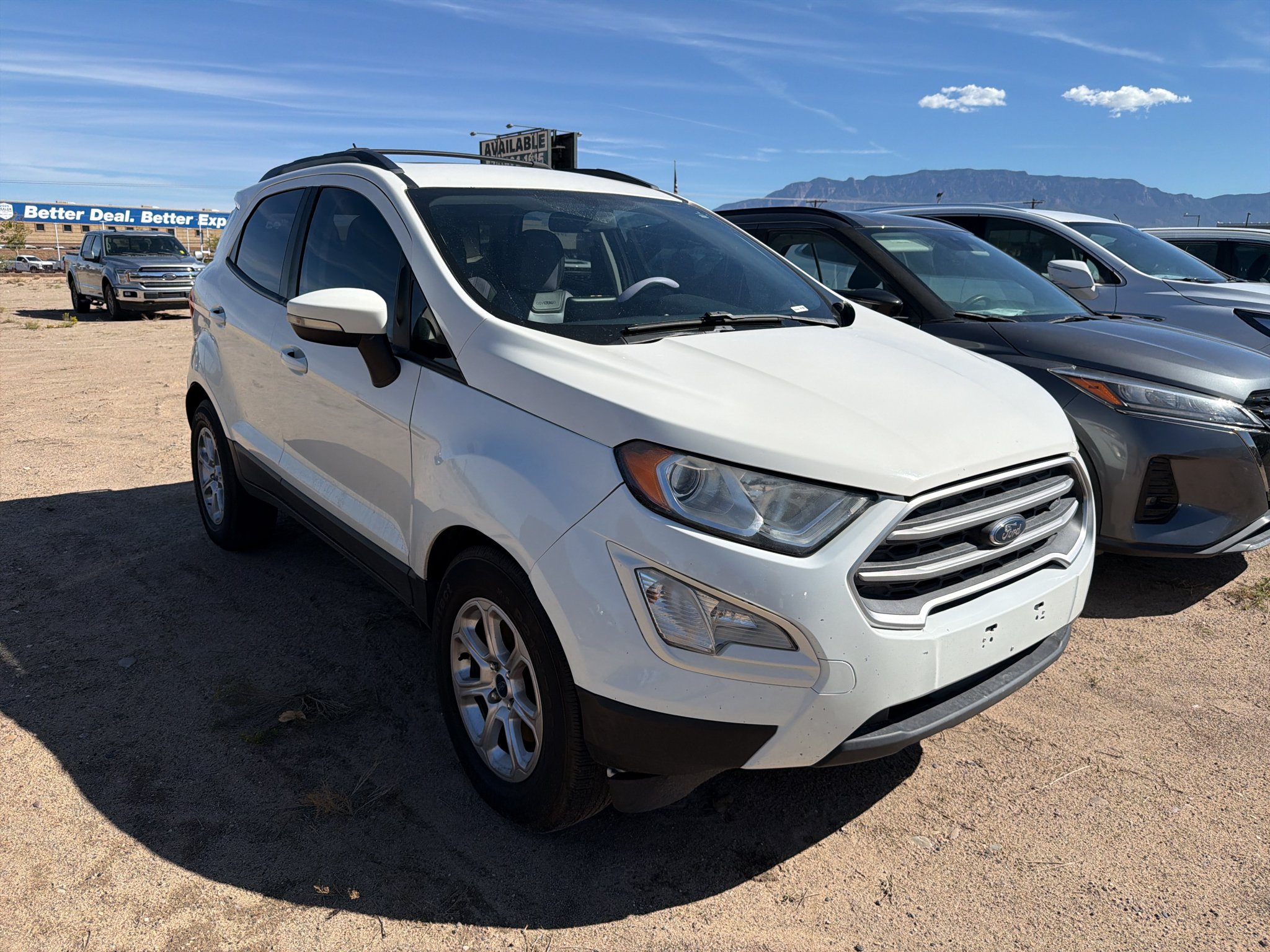 Used 2020 Diamond White Ford SE image 3
