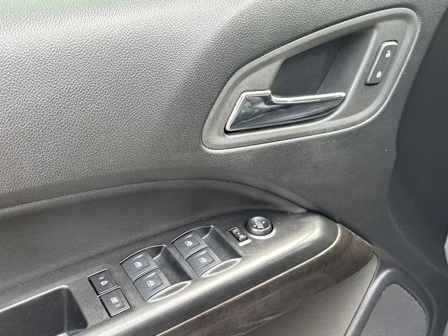 Used 2022 Gray GMC Elevation image 21