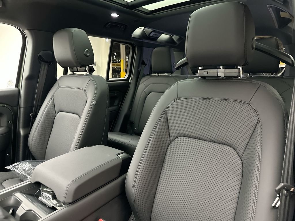 New 2026 Woolstone Green Land Rover S image 12