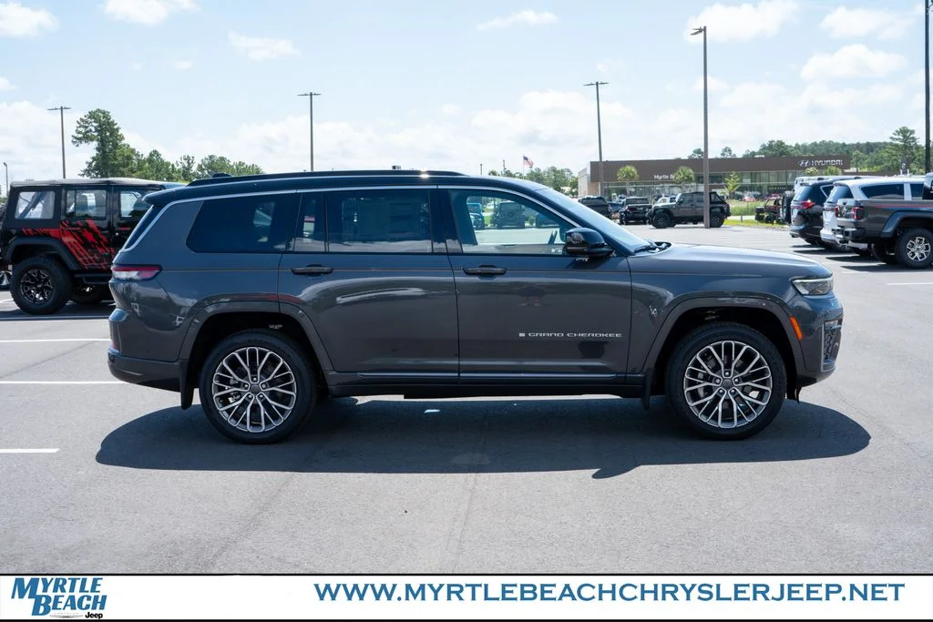 New 2026 Baltic Gray Metallic Clear-Coat Exterior Paint Jeep Summit image 7