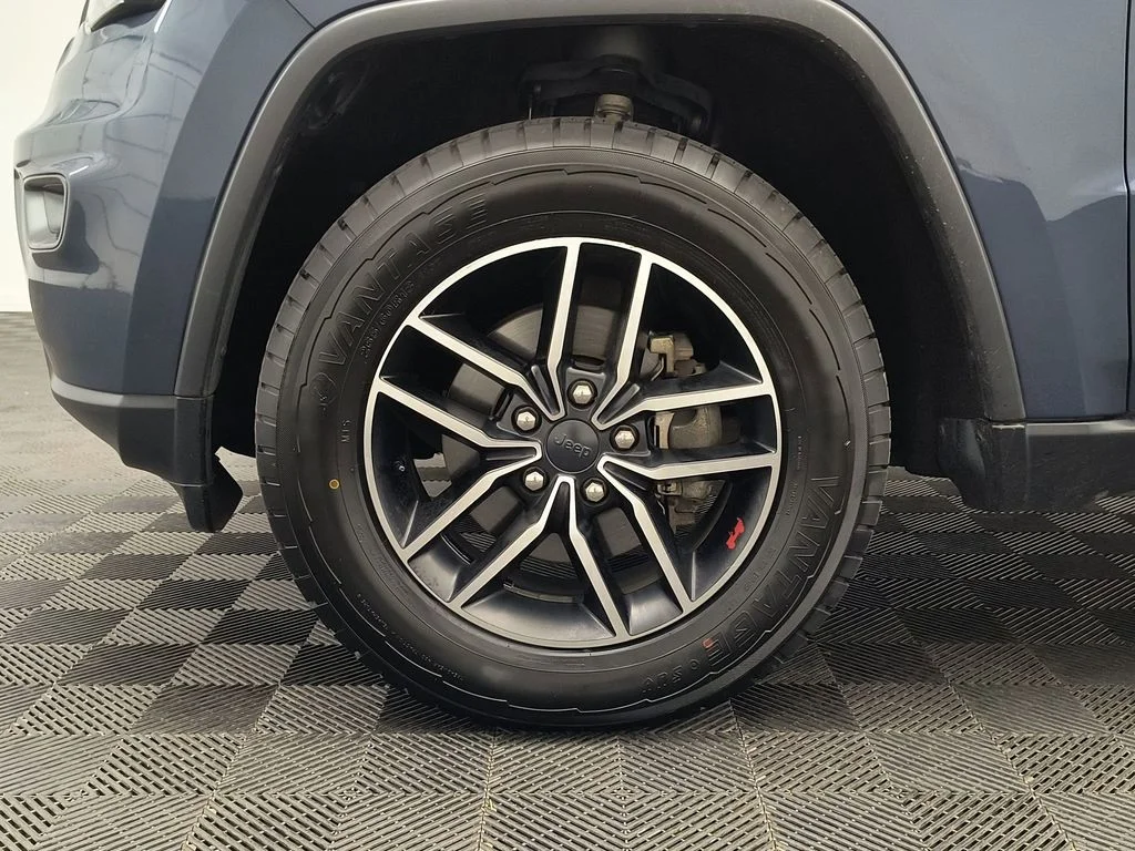 Used 2020 Slate Blue Pearlcoat Jeep Trailhawk image 11