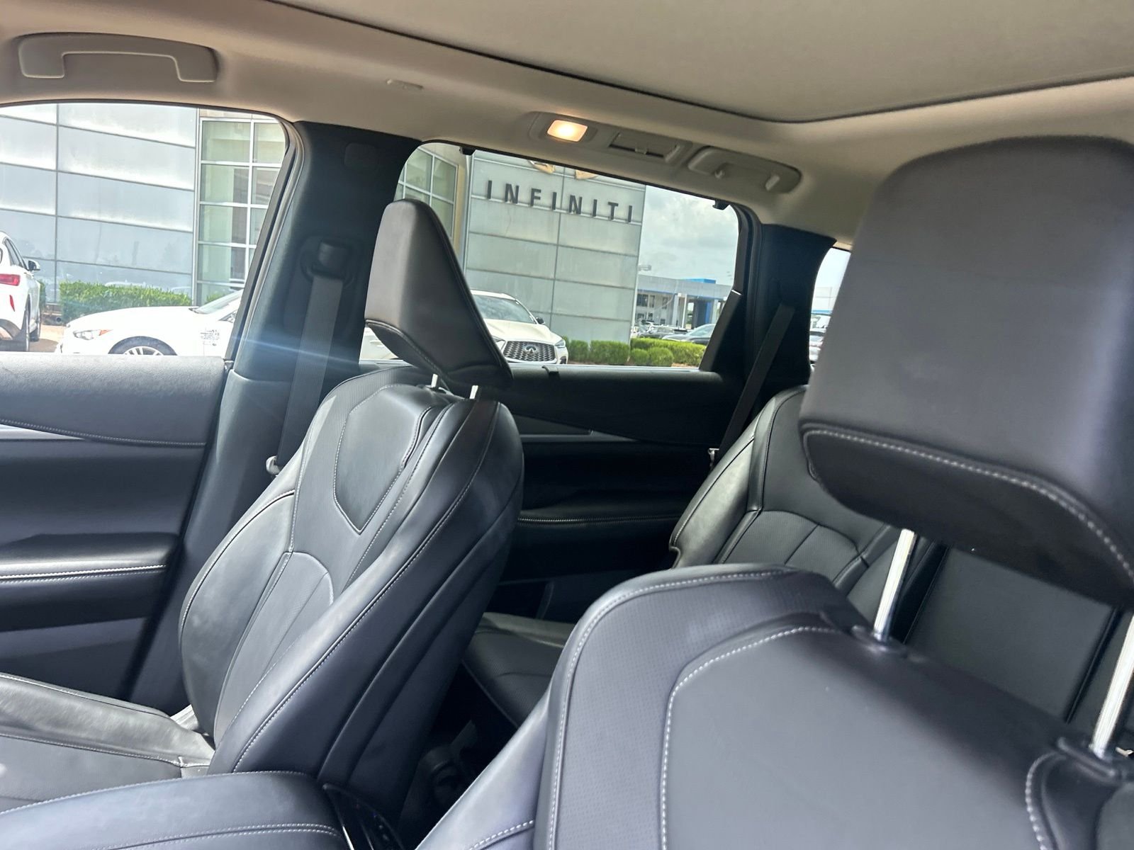 Used 2026 Silver INFINITI LUXE image 6