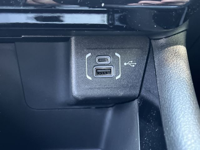 New 2026 Bright White Clearcoat Jeep Latitude Altitude image 19